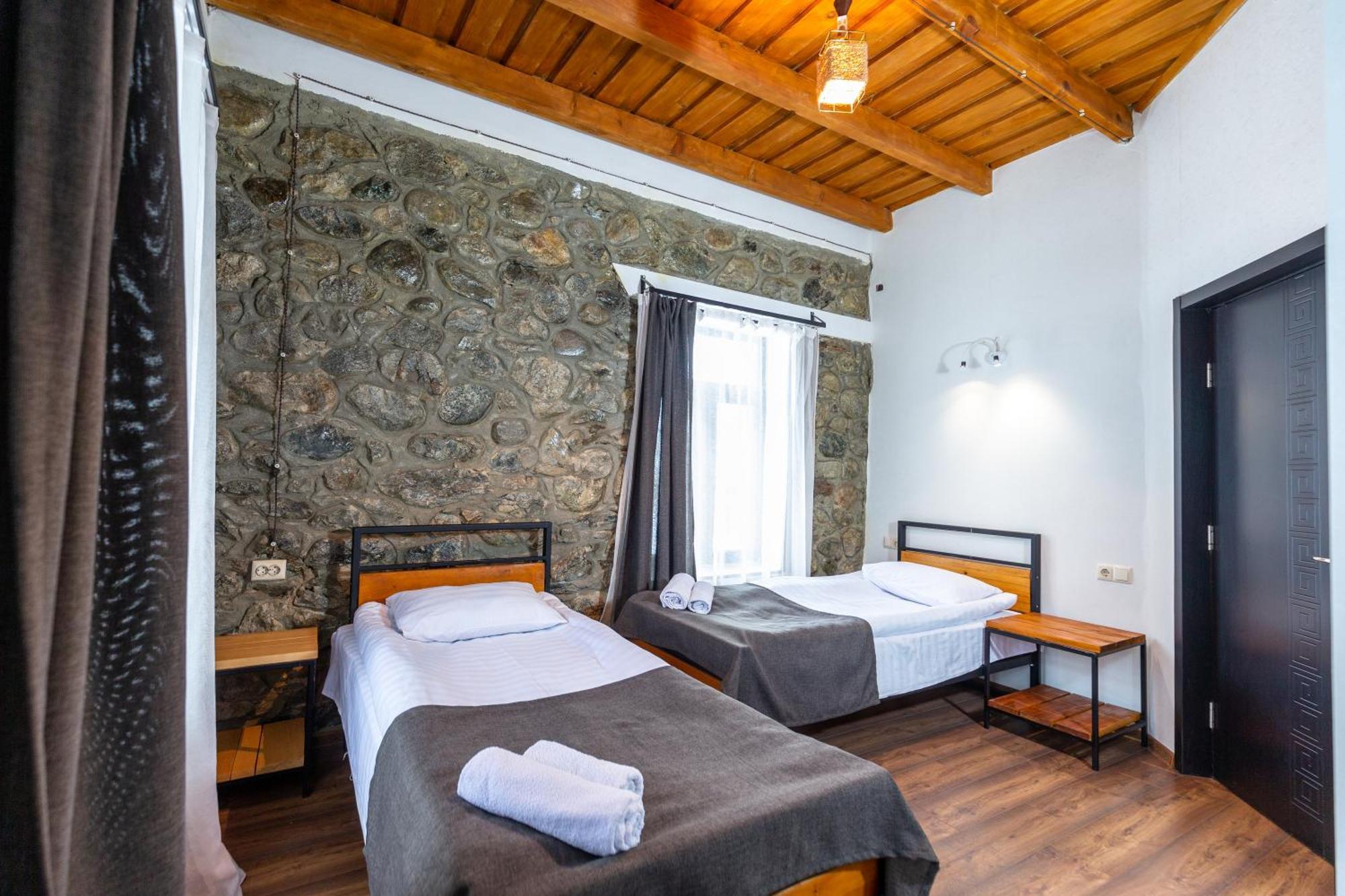 Mestia Hotel Amirani Esterno foto