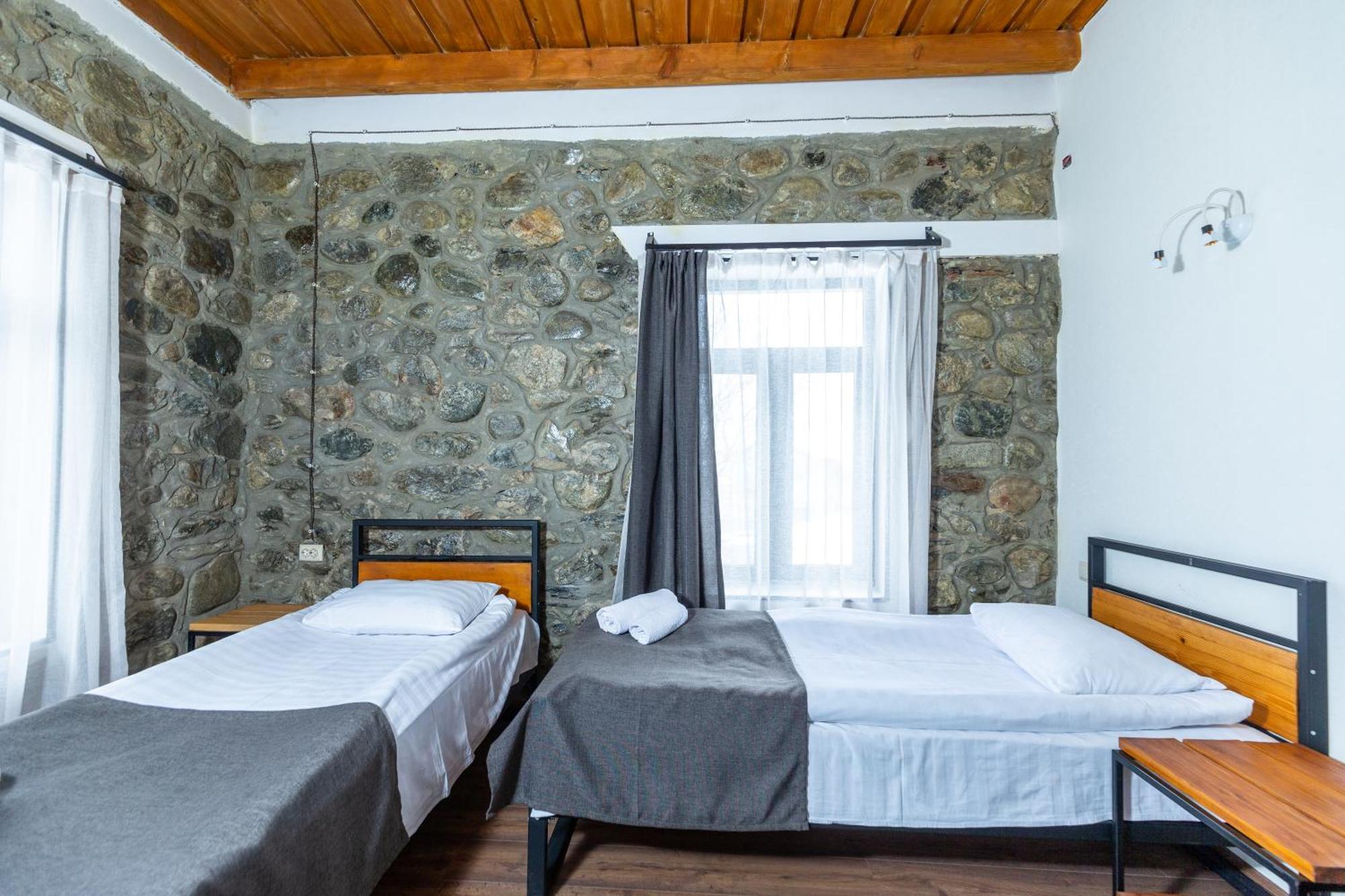 Mestia Hotel Amirani Esterno foto