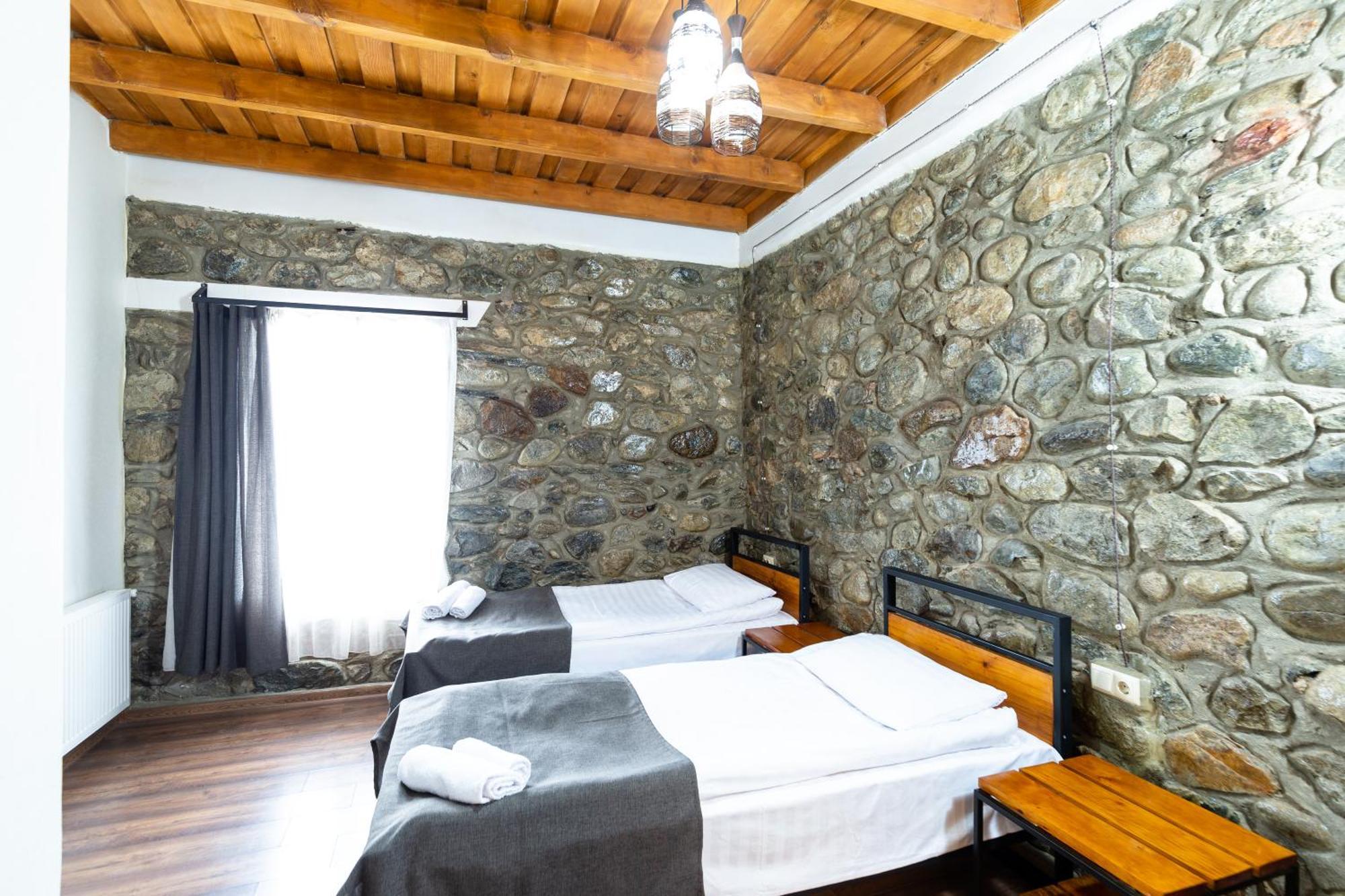 Mestia Hotel Amirani Esterno foto