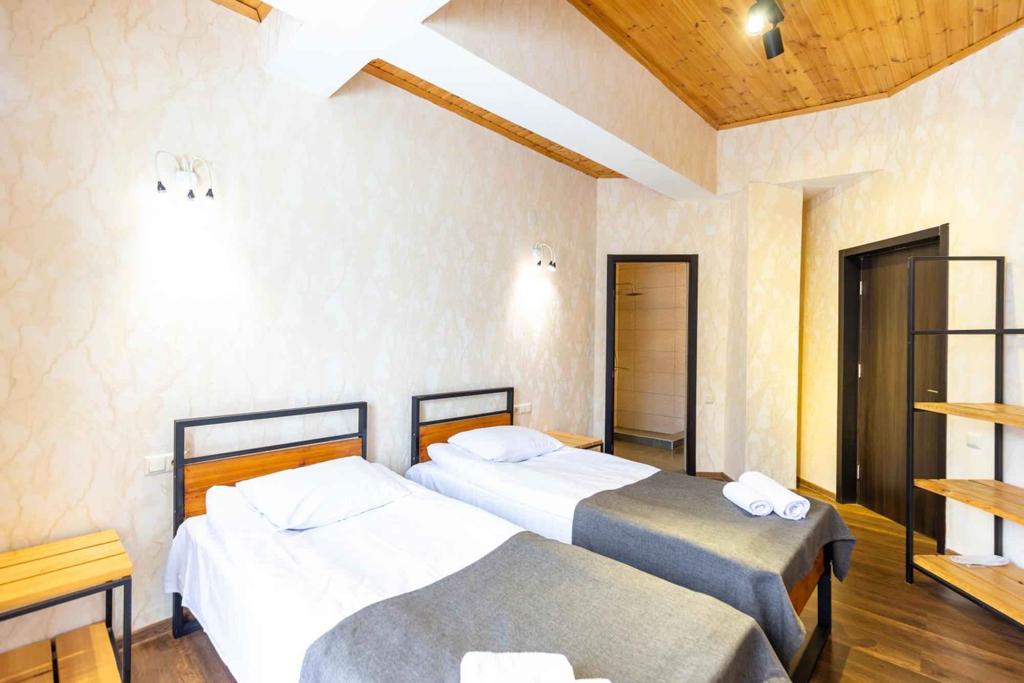 Mestia Hotel Amirani Esterno foto