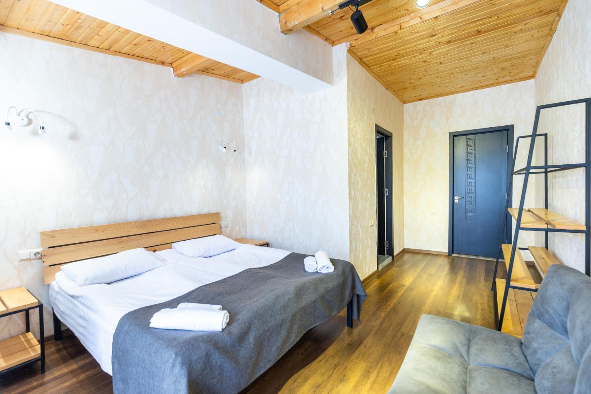 Mestia Hotel Amirani Esterno foto