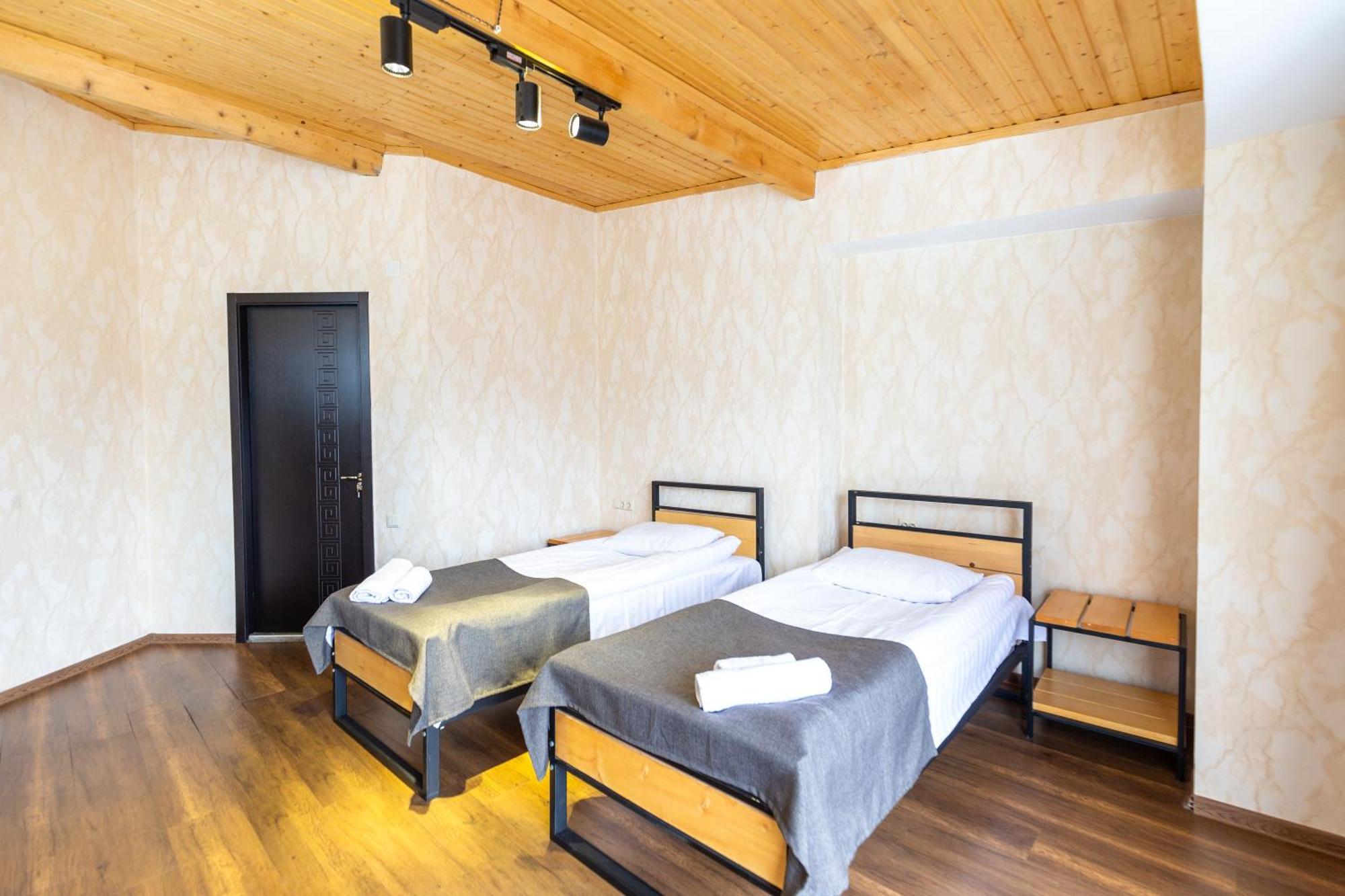 Mestia Hotel Amirani Esterno foto